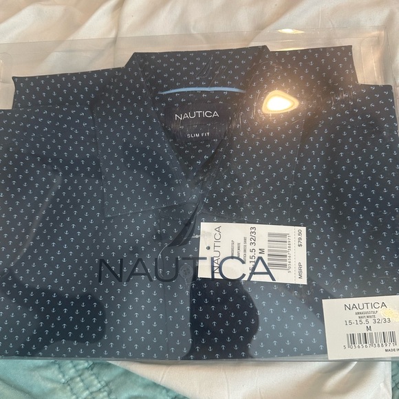 NWT. In box. Nautica Slim Fit Navy Sailboat Print Dress Shirt M 15–15.5 32/33 - Picture 4 of 5
